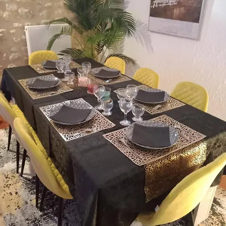 Grande Maison En Pierre Au Coeur Du Village Provencal Du Xie Siecle 10 Personnes * Saint-André-de-Roquepertuis