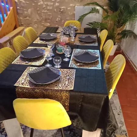 Grande Maison En Pierre Au Coeur Du Village Provencal Du Xie Siecle 10 Personnes *