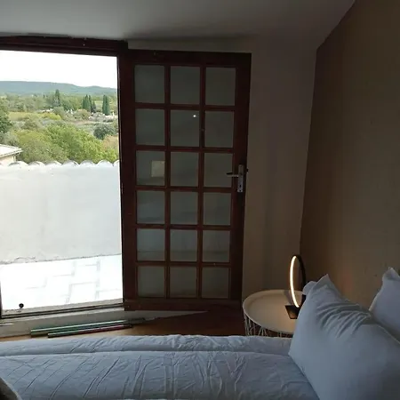 Grande Maison En Pierre Au Coeur Du Village Provencal Du Xie Siecle 10 Personnes 펜션 *