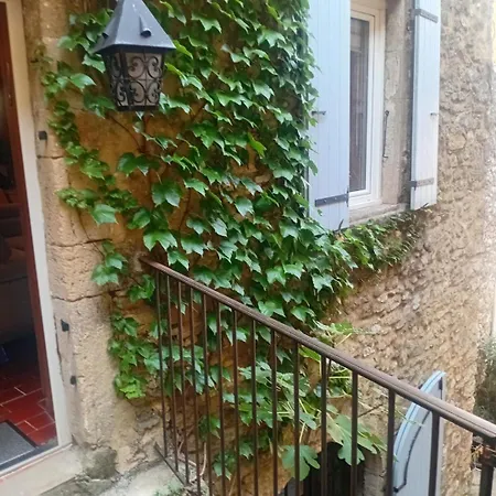 Feriehus Grande Maison En Pierre Au Coeur Du Village Provencal Du Xie Siecle 10 Personnes *