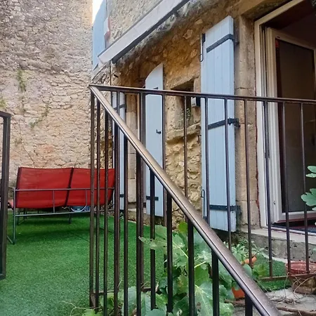 Grande Maison En Pierre Au Coeur Du Village Provencal Du Xie Siecle 10 Personnes *
