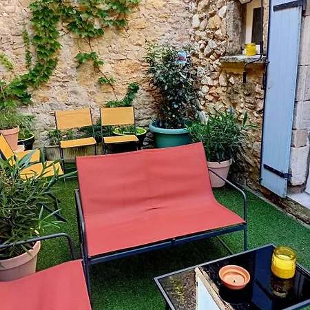 Grande Maison En Pierre Au Coeur Du Village Provencal Du Xie Siecle 10 Personnes Сasa de vacaciones Saint-André-de-Roquepertuis