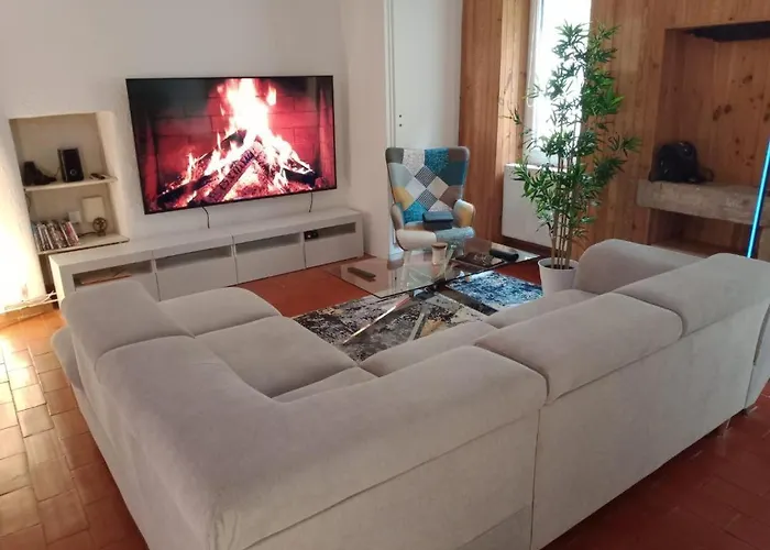 Grande Maison En Pierre Au Coeur Du Village Provencal Du Xie Siecle 10 Personnes Semesterbostad Saint-André-de-Roquepertuis
