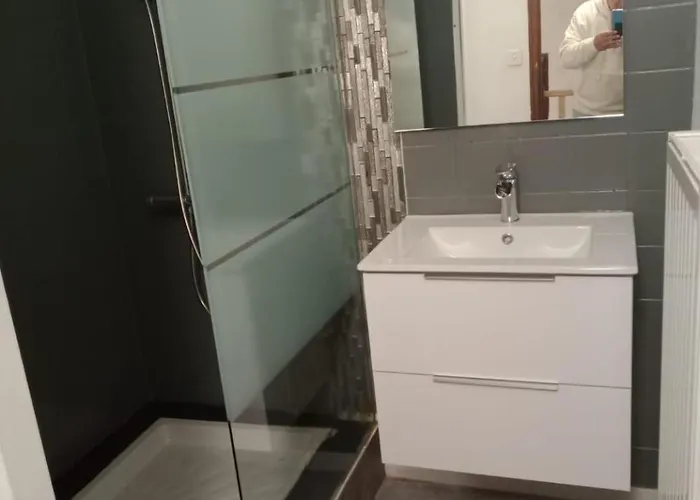 بيت للعطل Grande Maison En Pierre Au Coeur Du Village Provencal Du Xie Siecle 10 Personnes