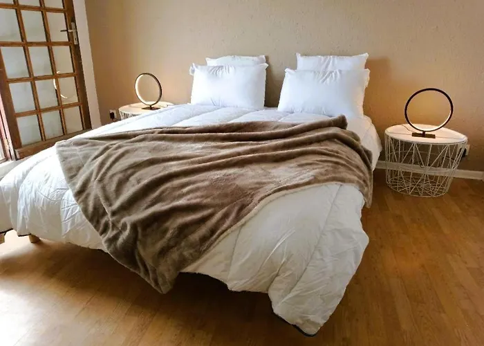Grande Maison En Pierre Au Coeur Du Village Provencal Du Xie Siecle 10 Personnes Saint-André-de-Roquepertuis