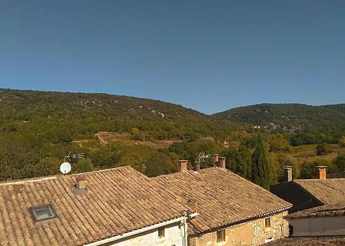 بيت للعطل Grande Maison En Pierre Au Coeur Du Village Provencal Du Xie Siecle 10 Personnes Saint-André-de-Roquepertuis