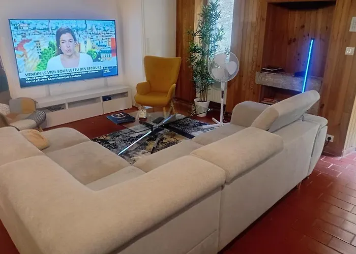 بيت للعطل Grande Maison En Pierre Au Coeur Du Village Provencal Du Xie Siecle 10 Personnes Saint-André-de-Roquepertuis